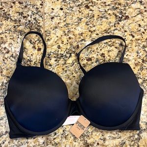 Black Victoria’s Secret/PINK push-up bra!